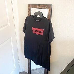 Levi's black/red short sleeve t-shirt